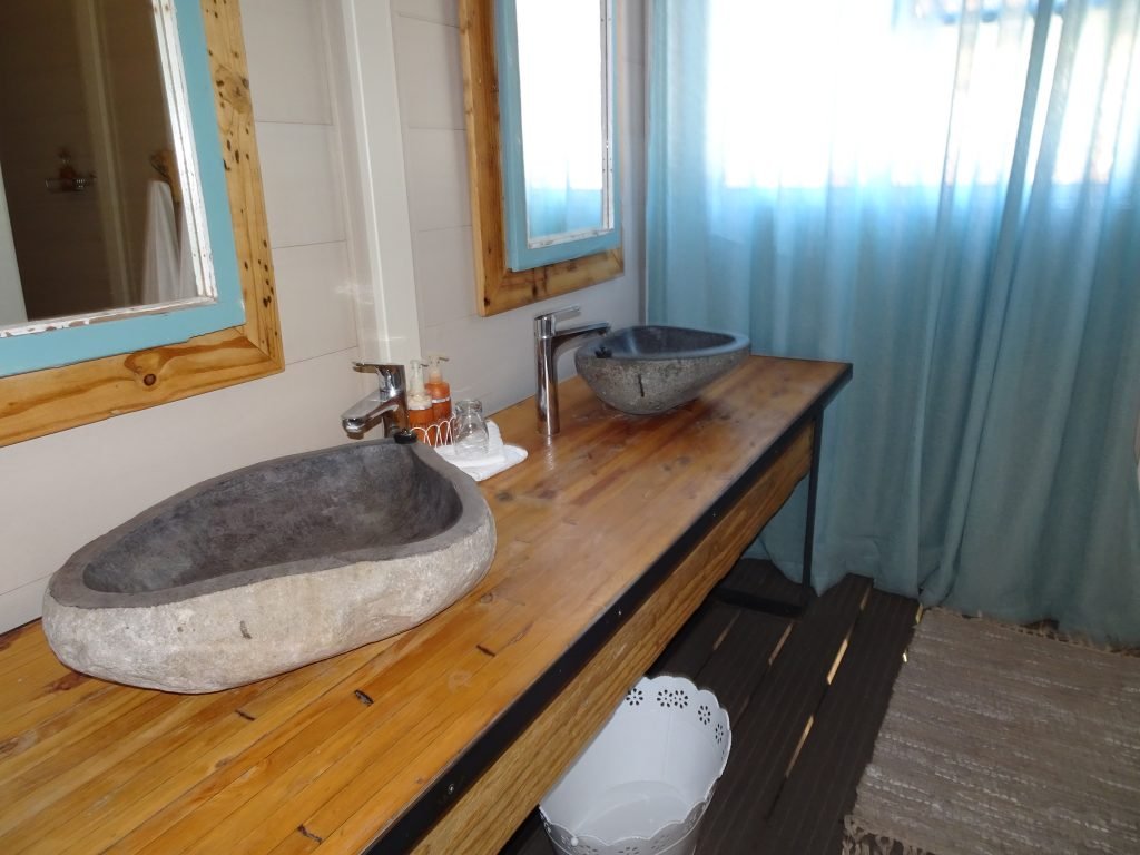 Big Bathroom at Spitzkoppen Lodge