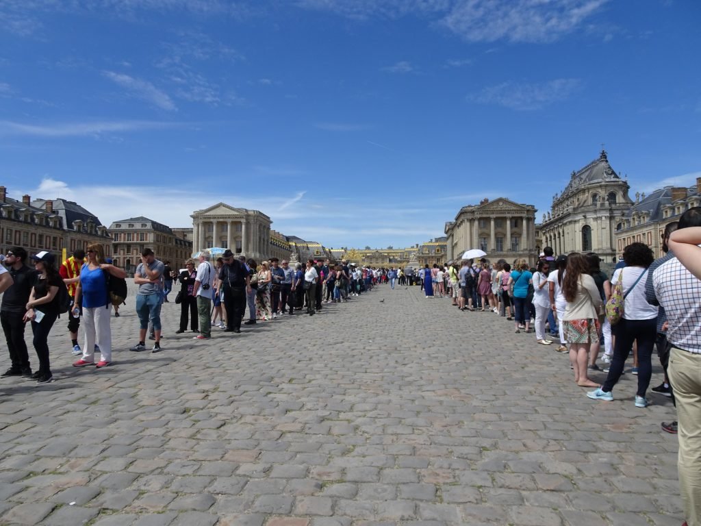 Lines at Palace of Versailles